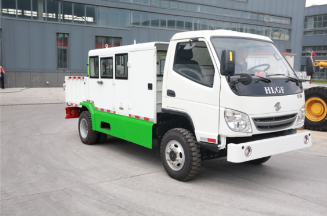 10人礦用防爆鋰離子蓄電池?zé)o軌膠輪車